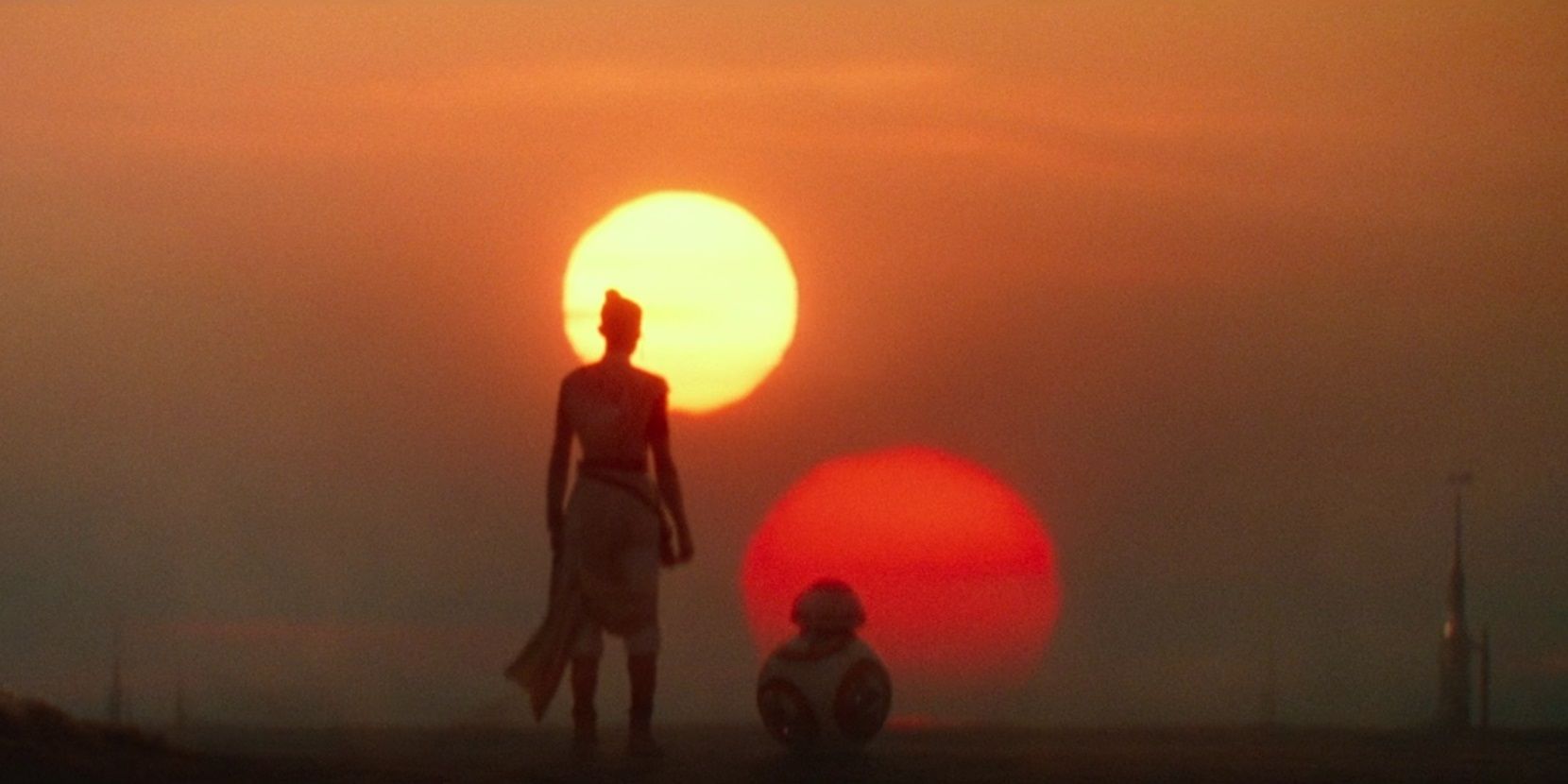 Rey and BB-8 in the final shot of The Rise of Skywalker
