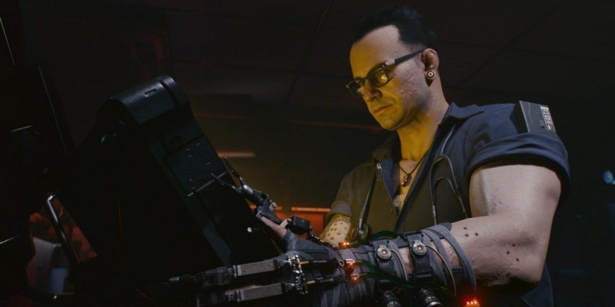 Viktor NPC looking at screen in Cyberpunk 2077