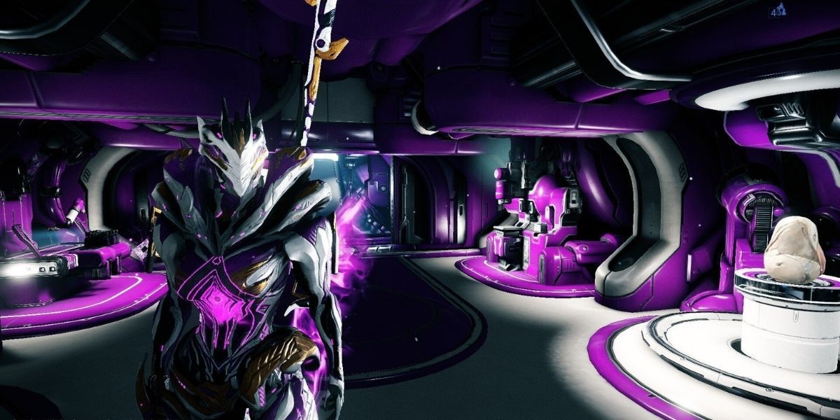 Saryn can poison enemies and spread the poison through the battlefield