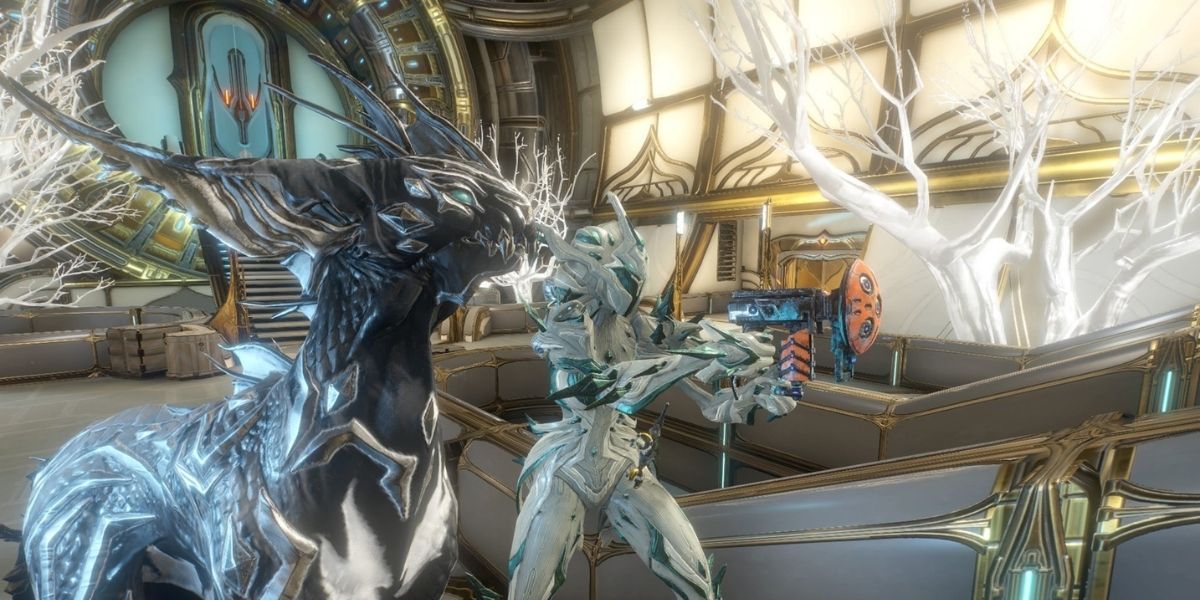 Khora is the warframe with a pet that is easy to use and great for beginners