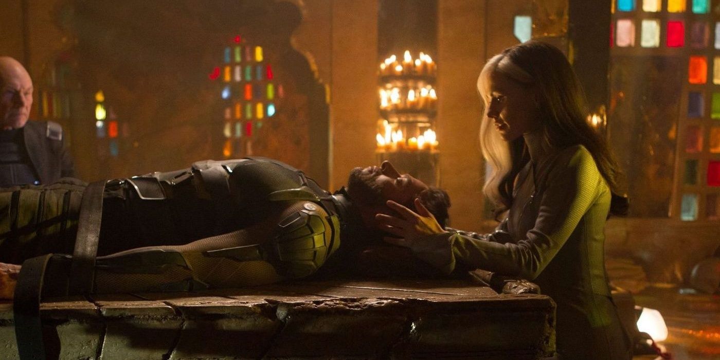 Rogue holds Wolverine steady in X-Men: Days of Future Past