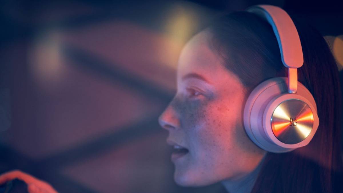 beyplay portal wireless headset woman