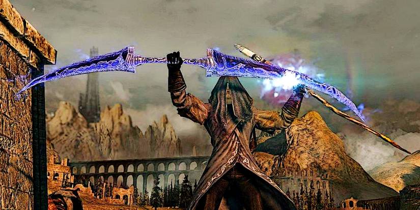 player buffing their twinblade with a magic damage buff.