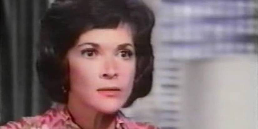 Jessica Walter plays Amy Prentiss (Amy Prentiss)