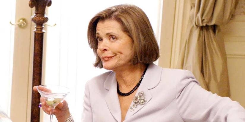 Jessica Walter plays Lucille Bluth (Arrested Development)