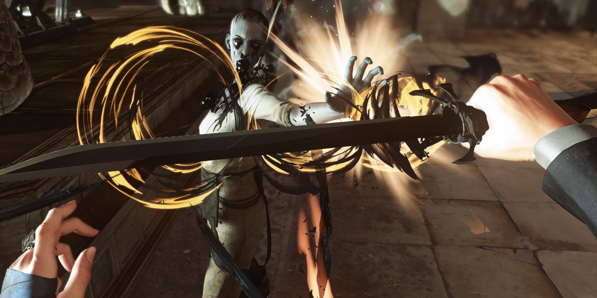 Игрок атакует врага мечом dishonored 2