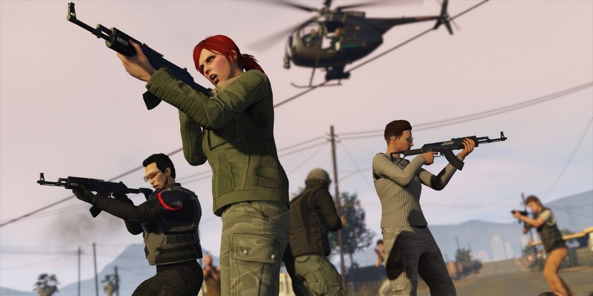 GTA Online players pointing guns at each other