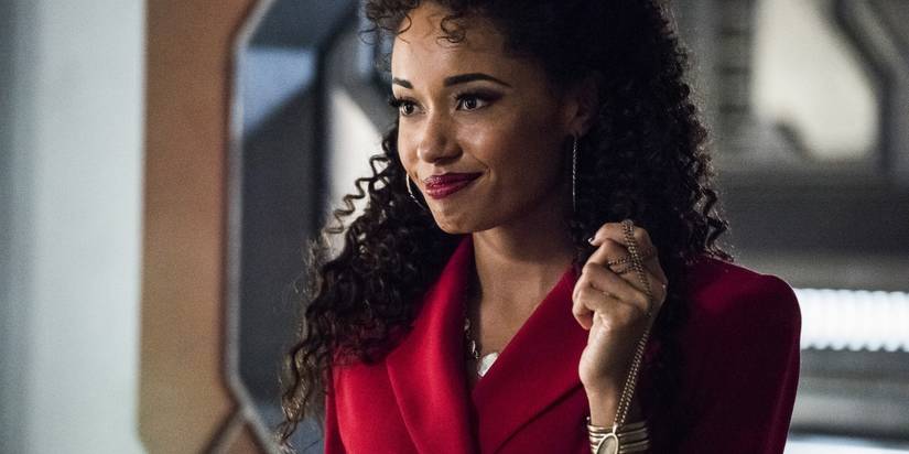 Legends of Tomorrow Astra Logue on board of the Waverider