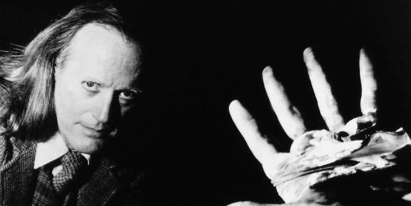 Peter Fonda as Van Helsing in Nadja