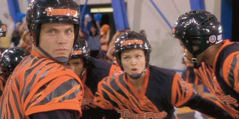 Starship Troopers cast playing Jump Ball