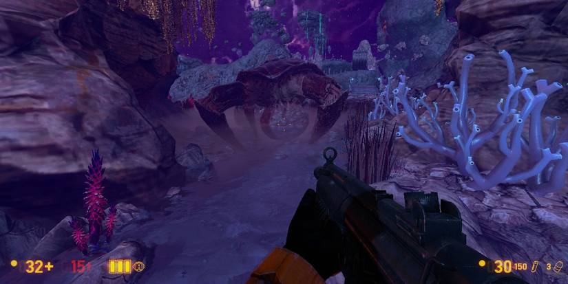 Gordon Freeman fighting the Gonarch in Black Mesa