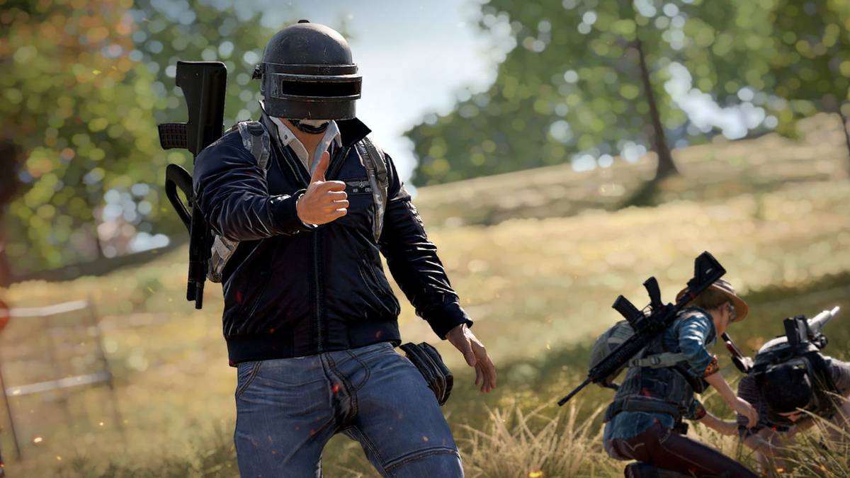 pubg-player-thumbs-up-with-revive-in-background
