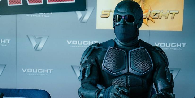 Black Noir is signing autographs