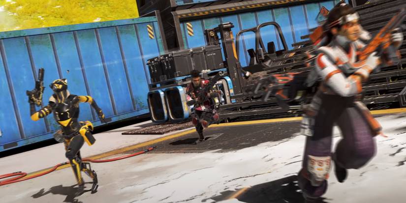 Engaging in a fight in Arenas - Apex Legends Arena Tips