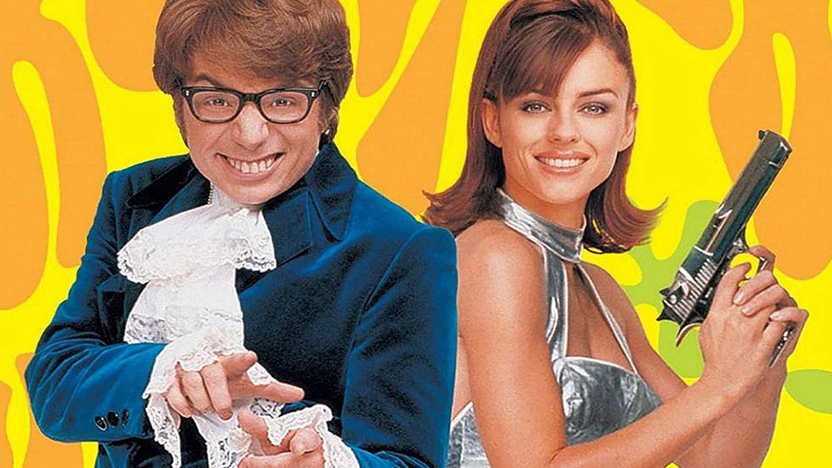 Mike Myers and Elizabeth Hurley in Austin Powers