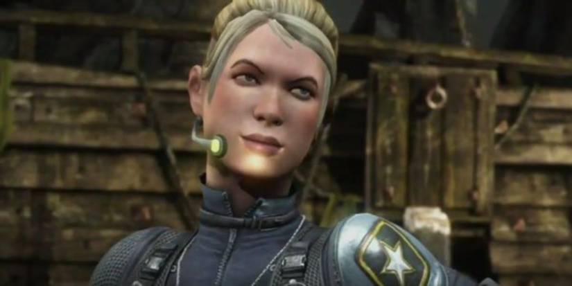 Mortal Kombat Cassie Cage Smirking