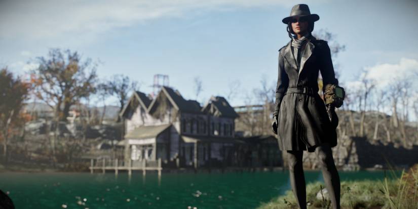 The Silver Shroud costume on a female playable character from Fallout 4