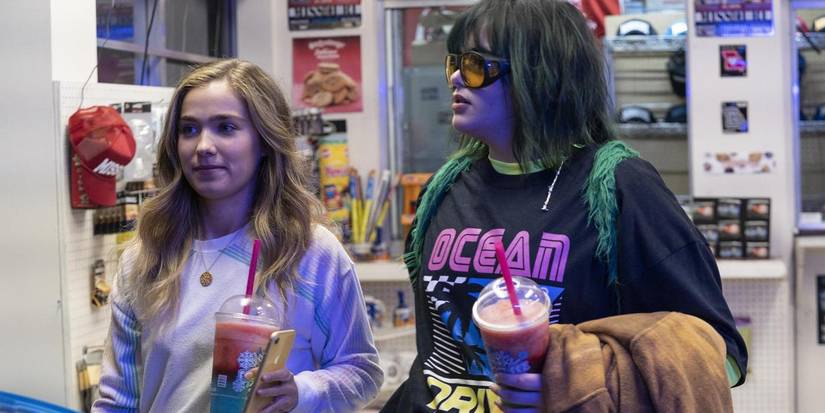 Haley Lu Richardson and Barbie Ferreira in Unpregnant