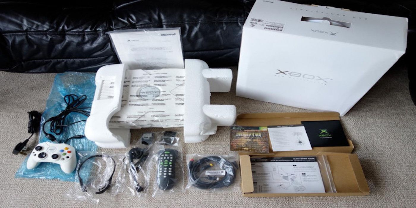 The White Xbox console