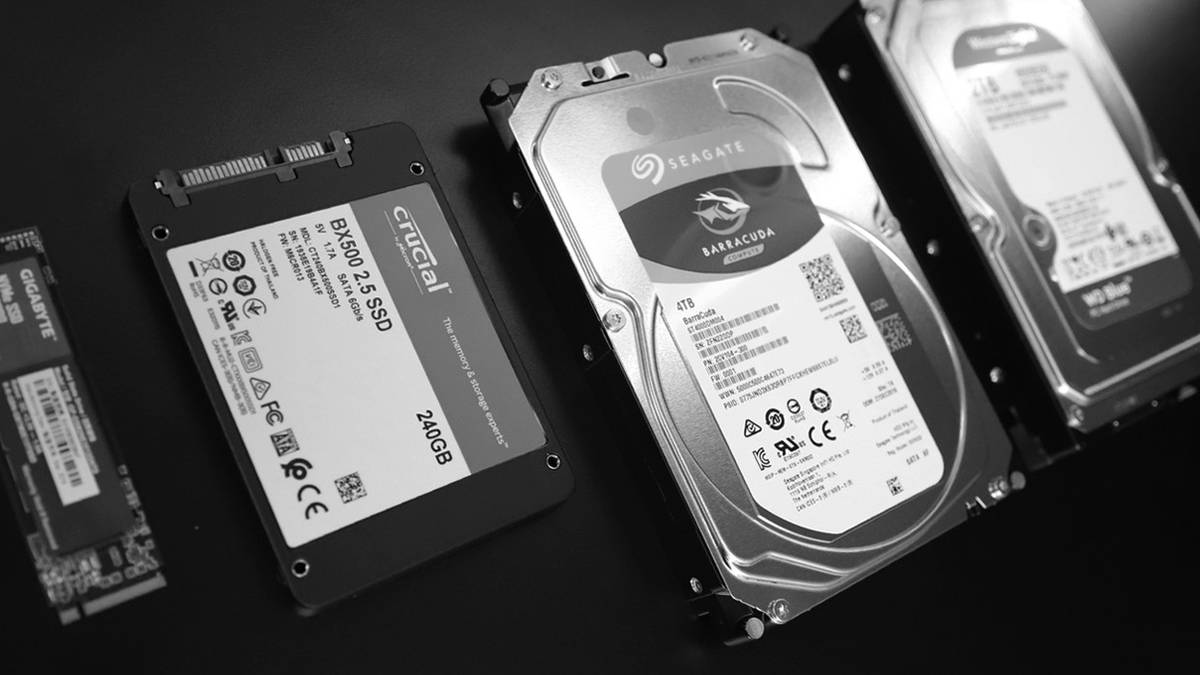 ssd-hdd-size-comparison