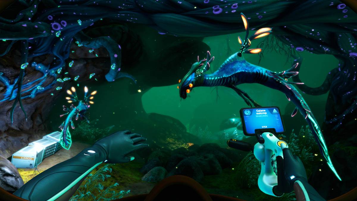 subnautica below zero - underwater with fish