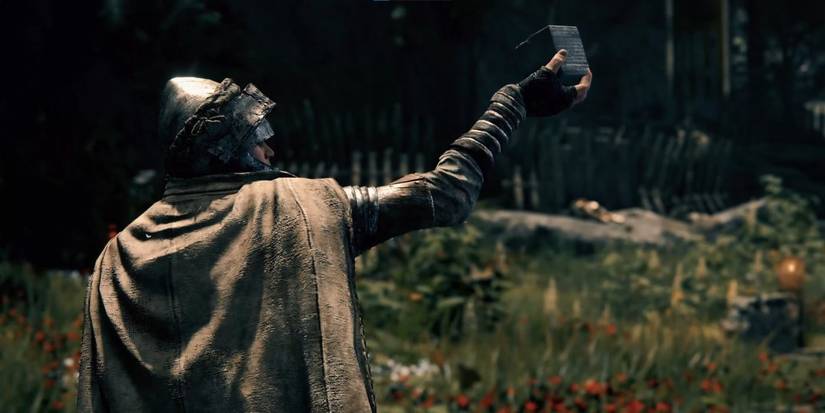 Protagonist about to use Spirit, a collectible in Elden Ring