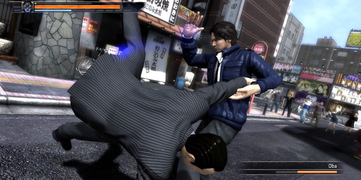 Masayoshi Tanimura grappling an enemy combat screenshot Yakuza 4
