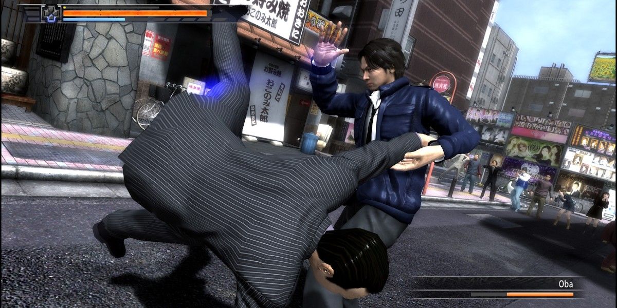 Masayoshi Tanimura fighting a thug in Yakuza 4