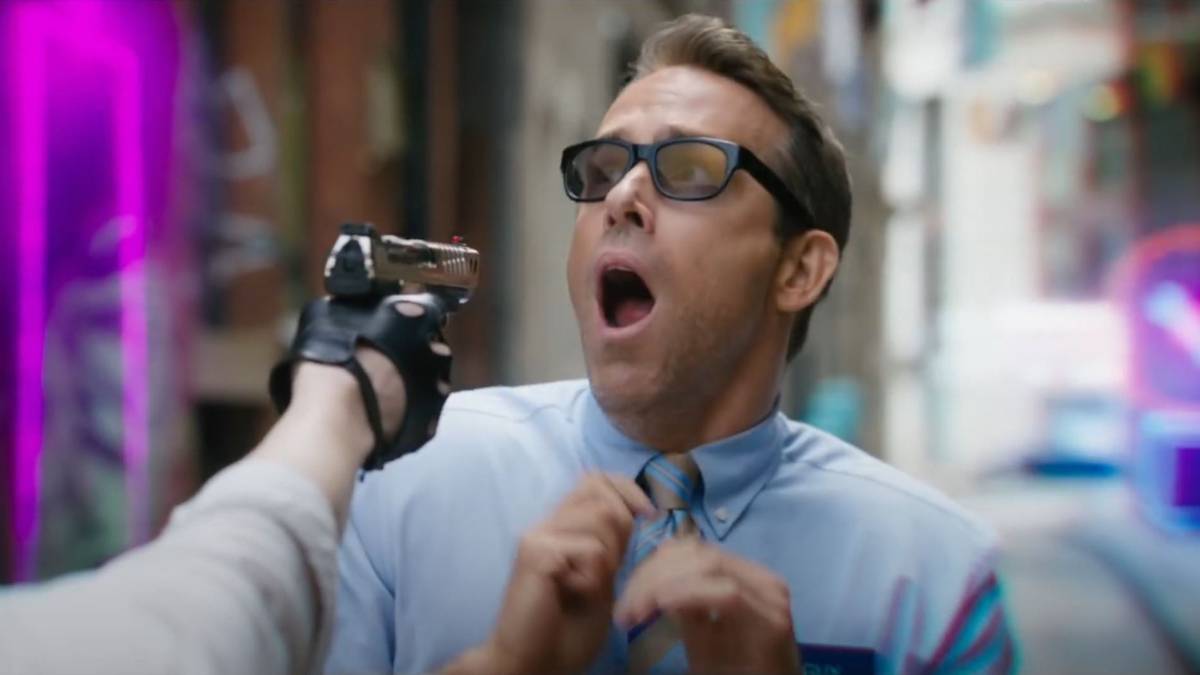New Free Guy trailer Ryan Reynolds gun panic