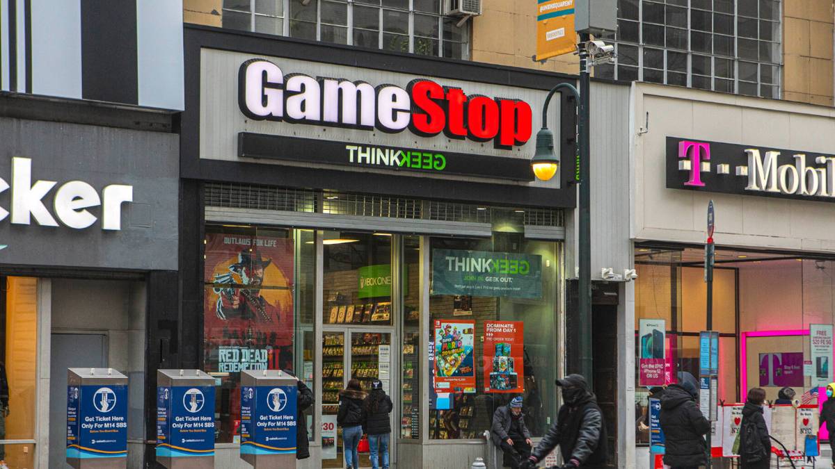 gamestop-store-front-on-street
