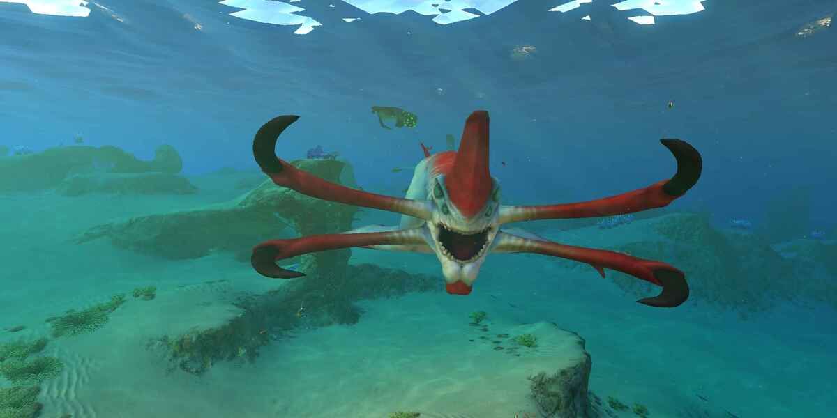 Reaper Leviathan approaching the player