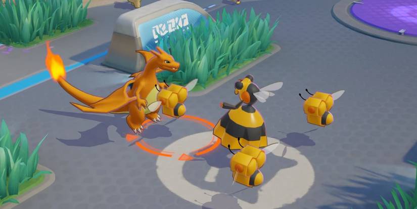 Charizard and a wild Pokemon in Pokemon Unite