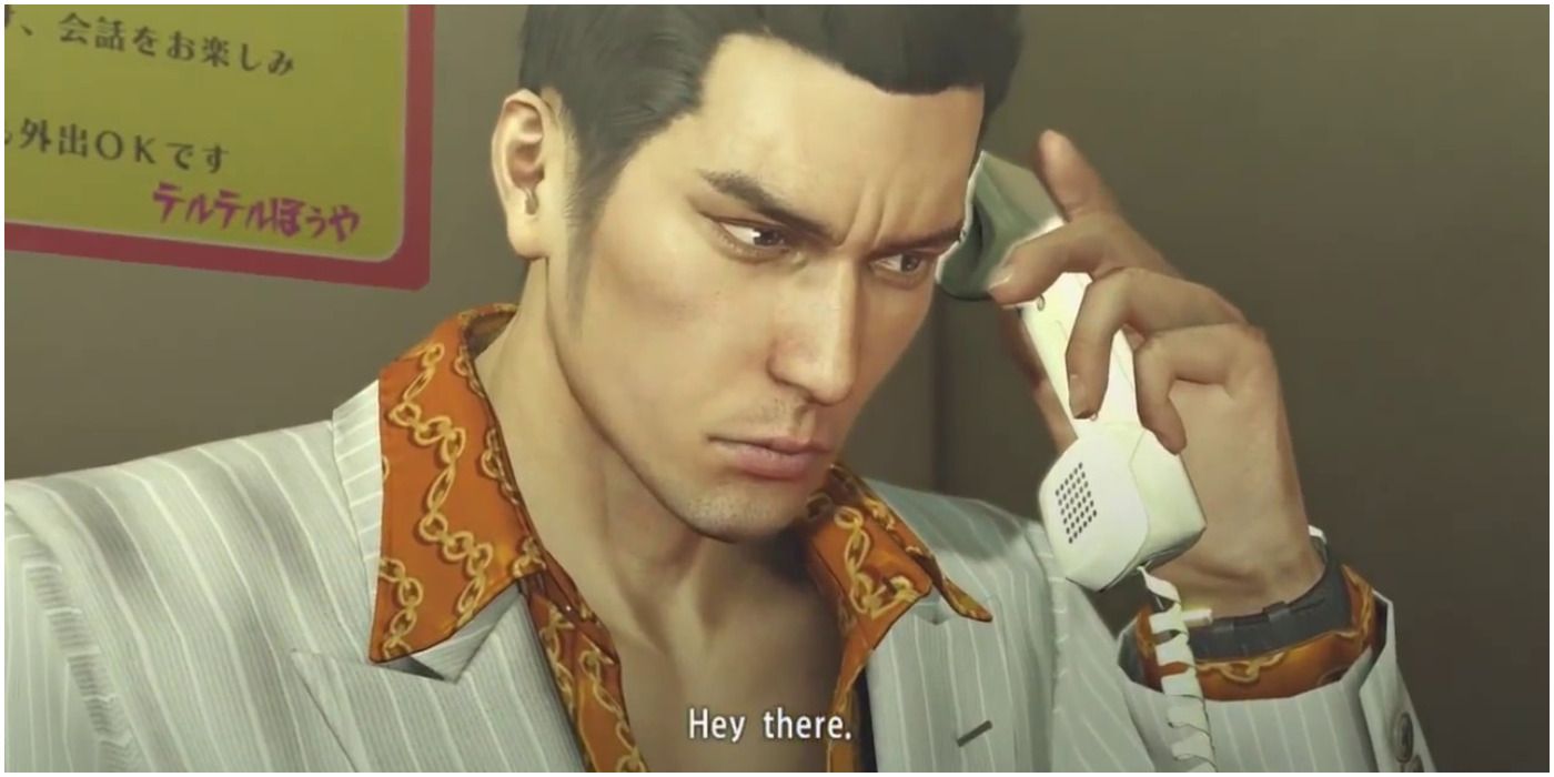 Kiryu Greets A Person on The Phone