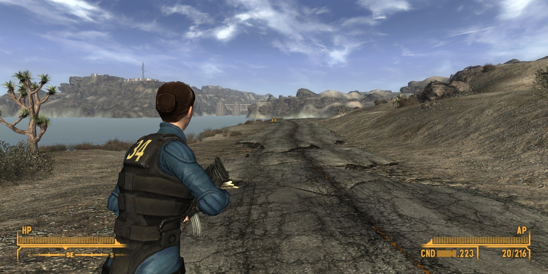Player Moving Through The Mojave Wasteland From Fallout New Vegas