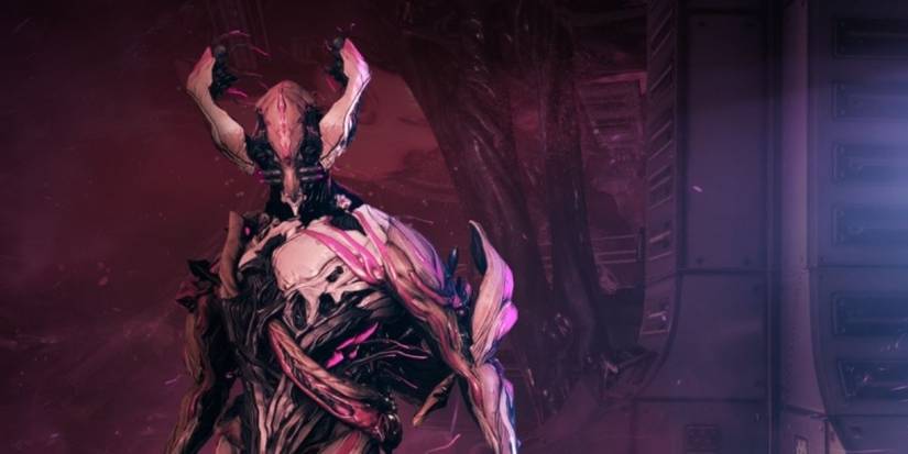 Warframe Nidus posing in infestation