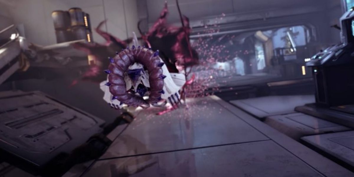 Warframe Sevagoth's Shadow flies toward enemies