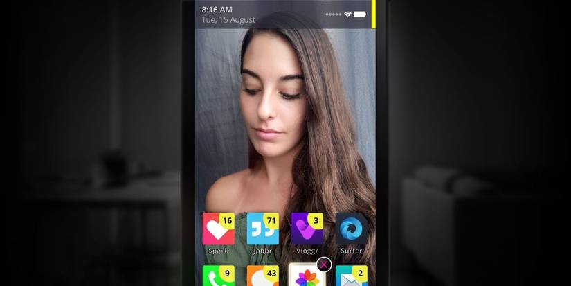 Gameplay of Simulacra showing a phone home screen 