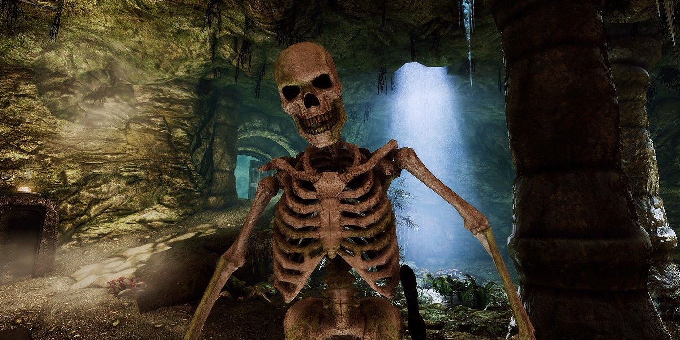 Screenshot from Skyrim showing a skeleton about to attack.
