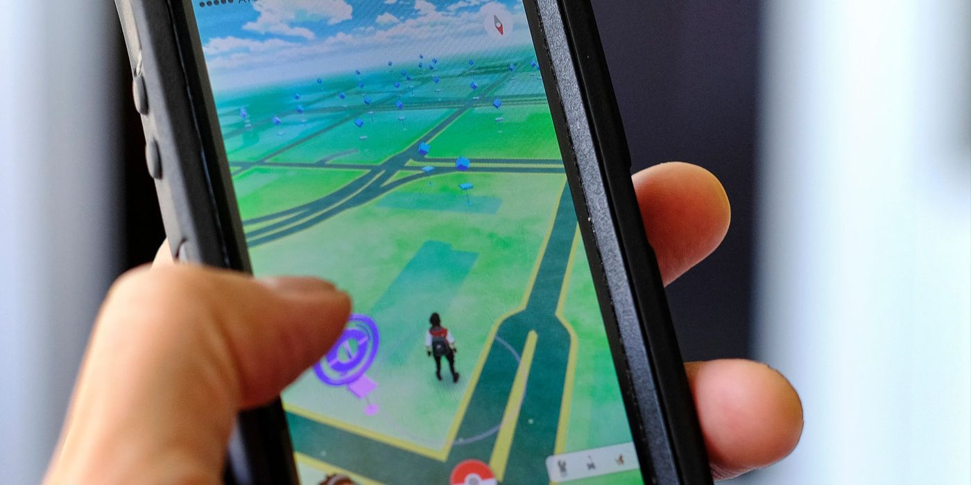 A Player traversing a map in Pokemon GO