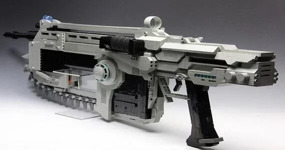 GR-Pick-LEGO-Gears-of-War-Lancer gun
