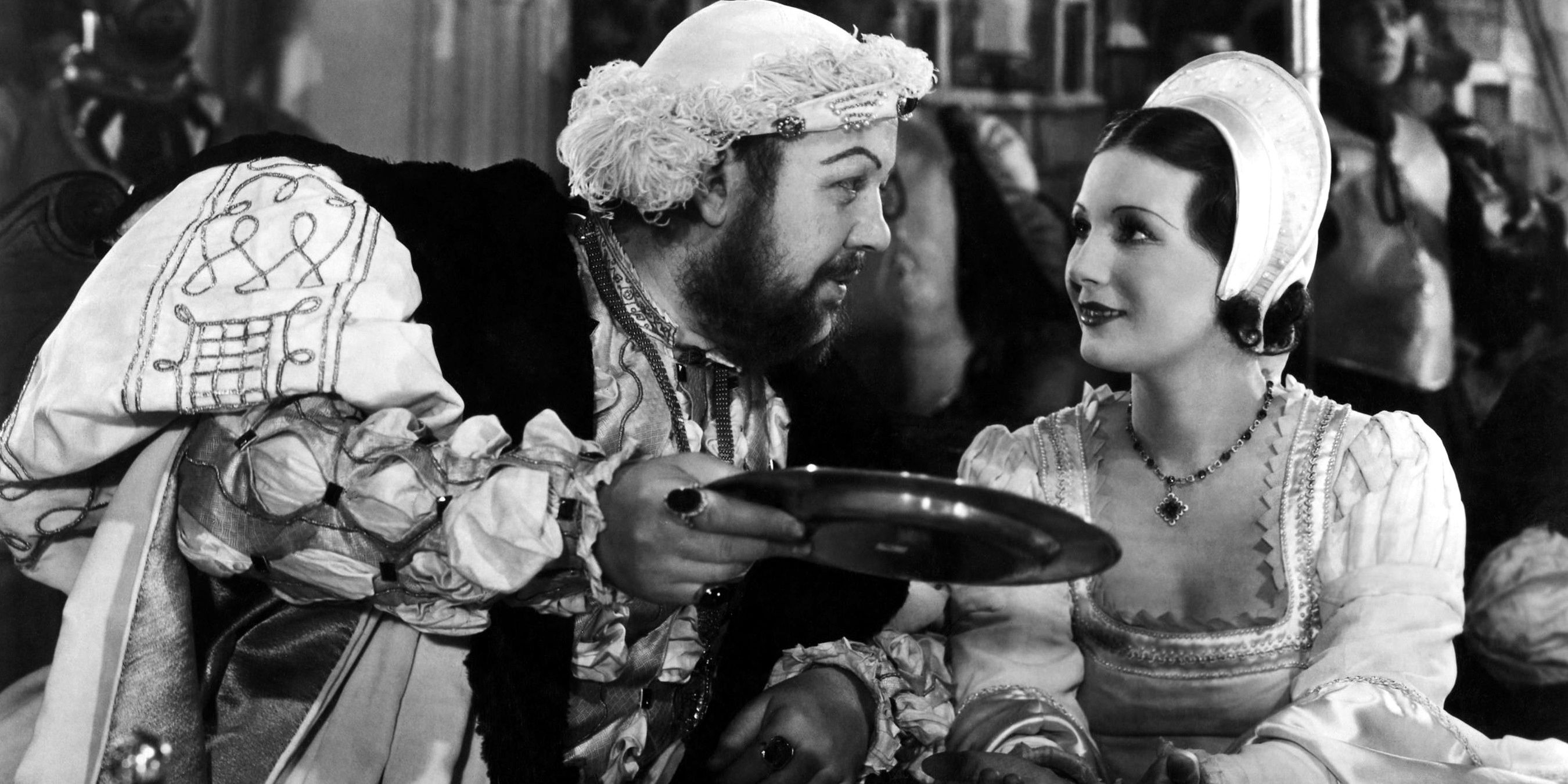 Henry flirts with a noblewoman in The Private Life of Henry VIII