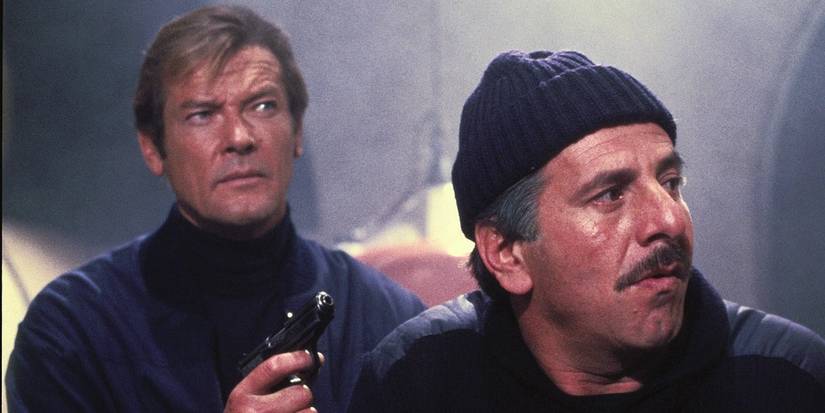 James Bond and Milos Columbo with guns in For Your Eyes Only