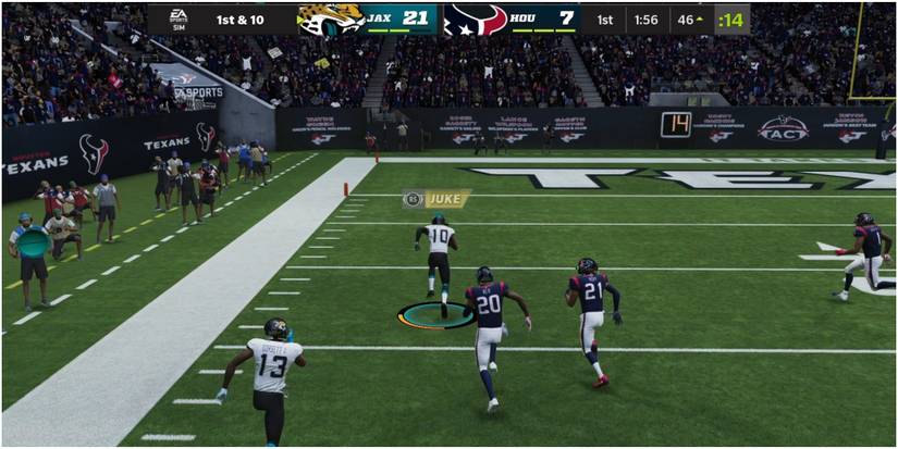Madden NFL 22 A Runner Badly Torching The Defense