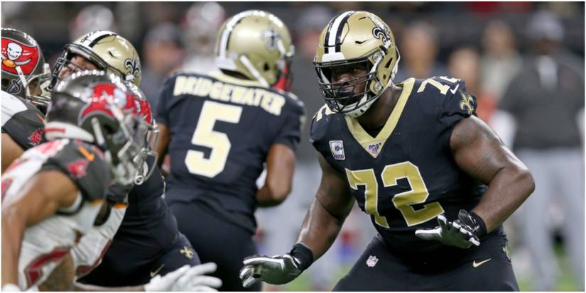 Madden NFL 22 Terron Armstead Backing Up For A Block Against The Bucs