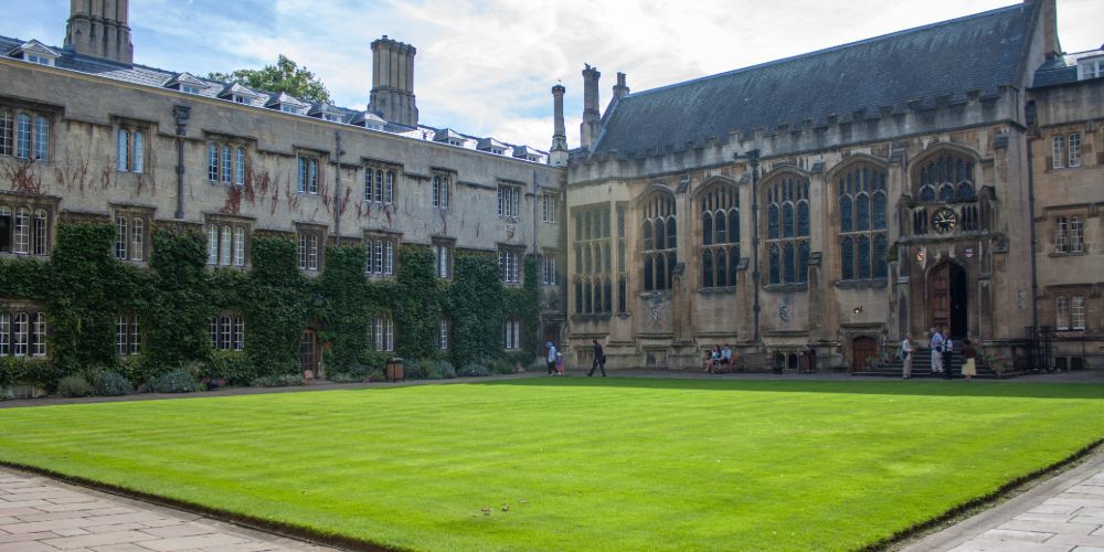 Marvel-Locations-Fans-Should-Visit-Exeter-College