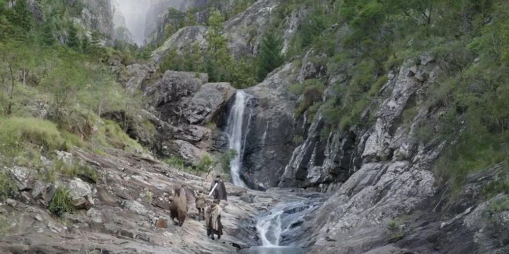 Marvel-Locations-Fans-Should-Visit-Waterfall-Queensland