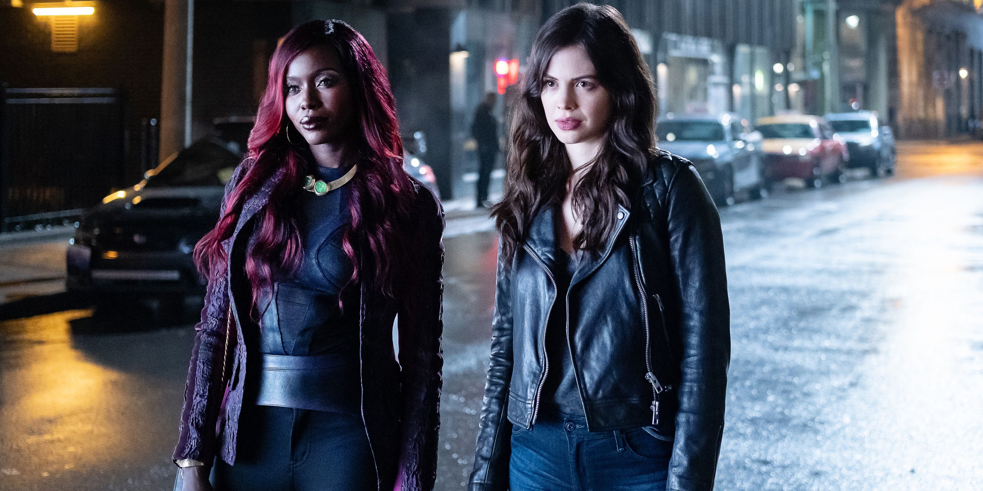 Starfire stands side by side with Donna Troy