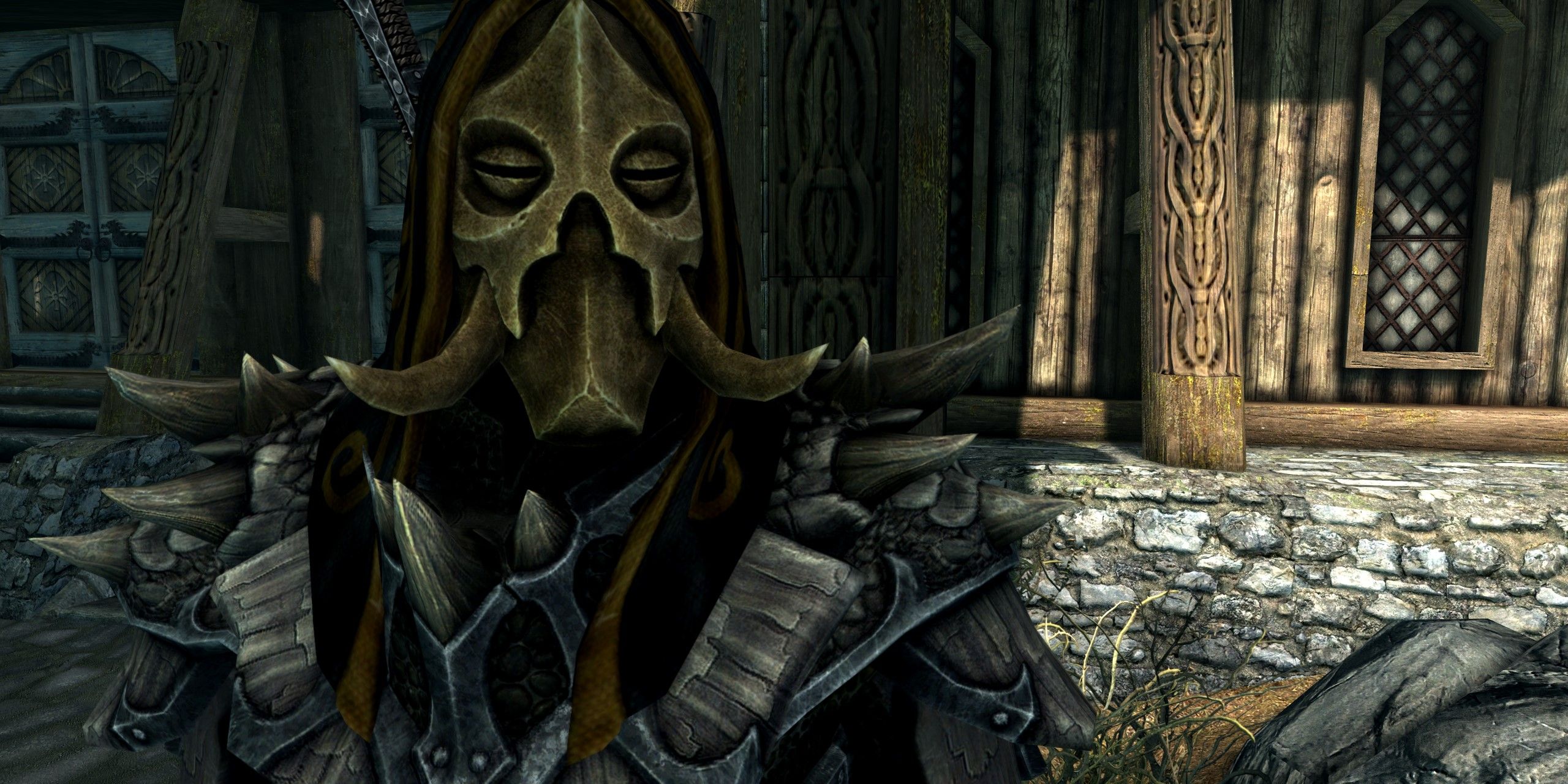 a character wearing the Konahrik mask in Skyrim