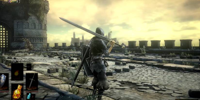 player holding the claymore Dark Souls