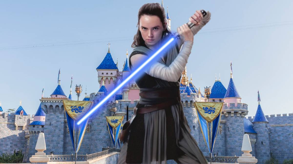 Disneyland castle lightsaber Rey Star Wars